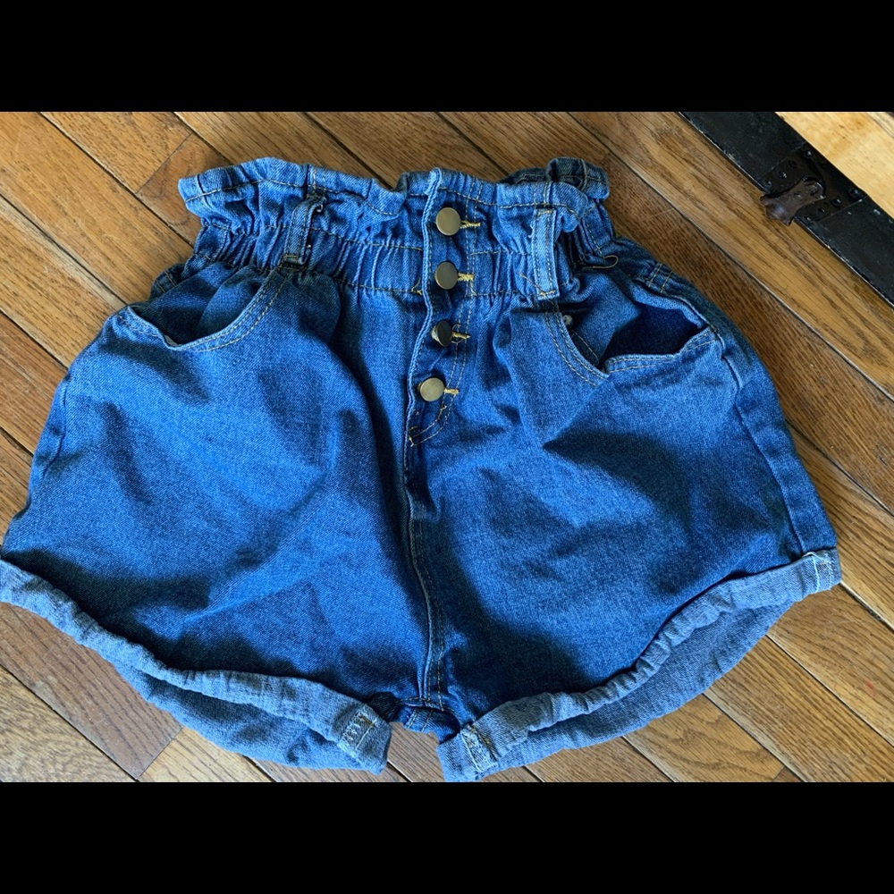 Women’s Scrunch Waist Shorts